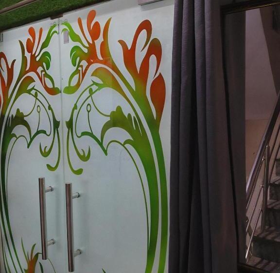 هتل Shree Madhvam