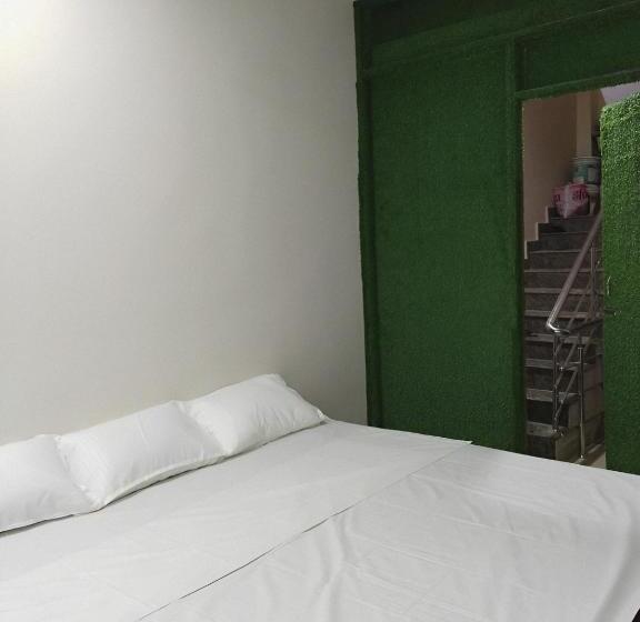 هتل Shree Madhvam