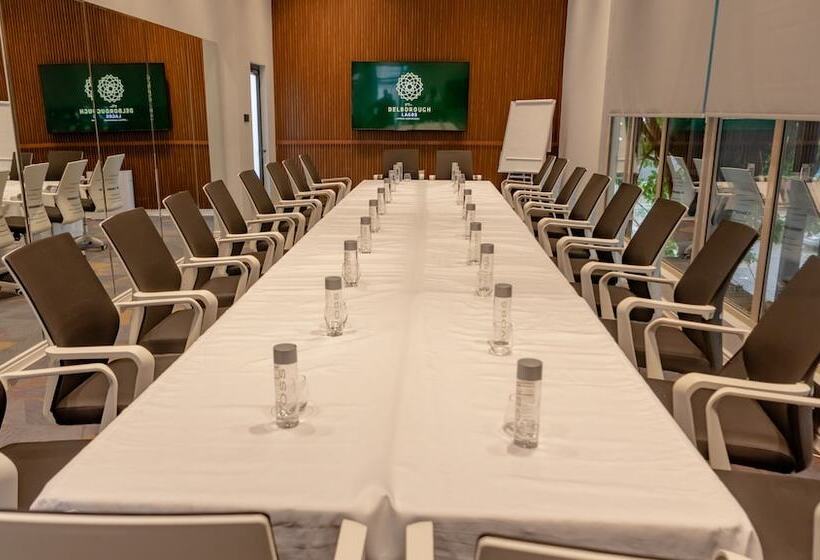 هتل The Delborough Lagos