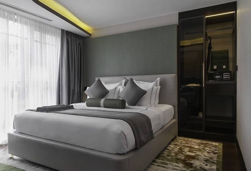 هتل The Delborough Lagos