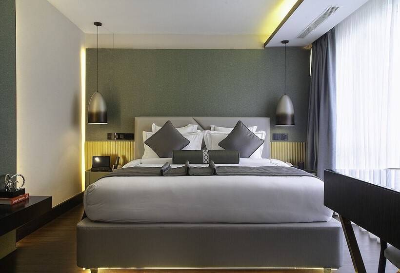 هتل The Delborough Lagos