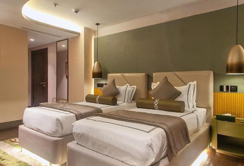 هتل The Delborough Lagos