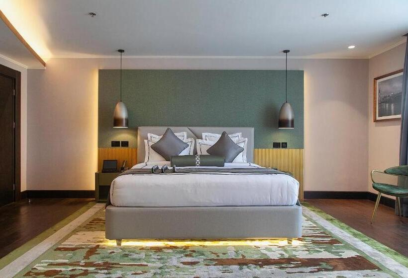 هتل The Delborough Lagos