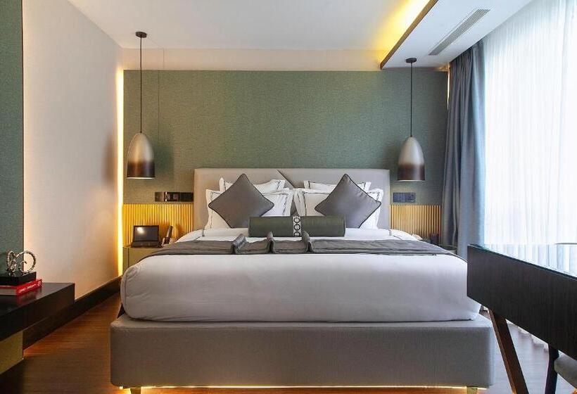 هتل The Delborough Lagos