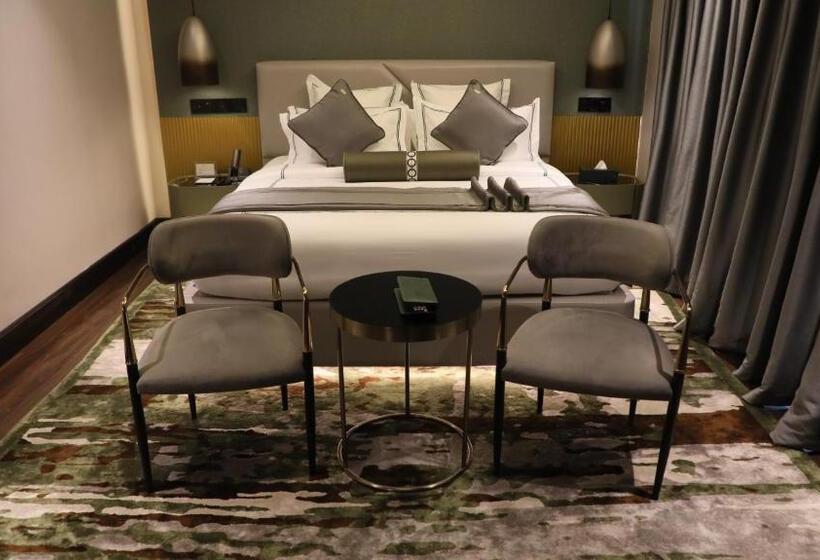 هتل The Delborough Lagos