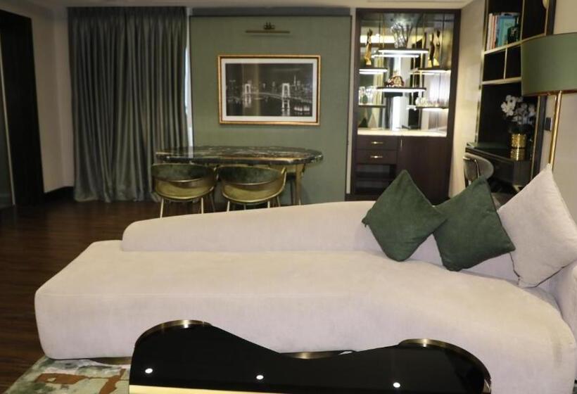 هتل The Delborough Lagos