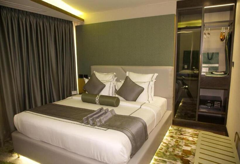 هتل The Delborough Lagos