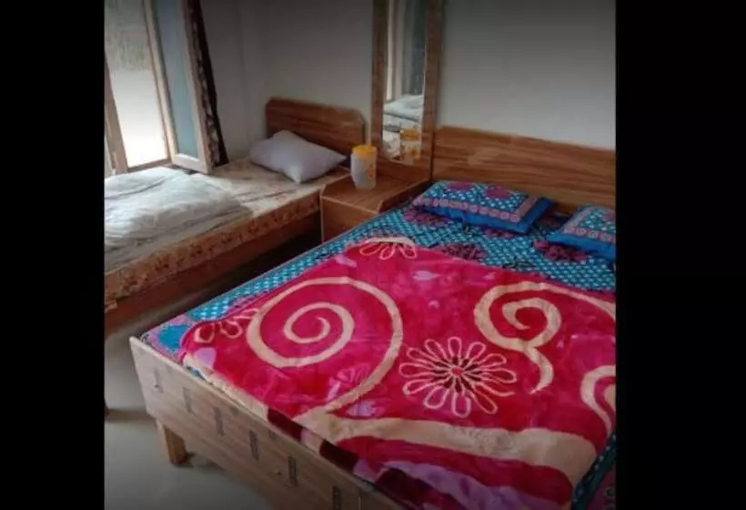 ホテル Vivek Palace And Restaurant, Barkot