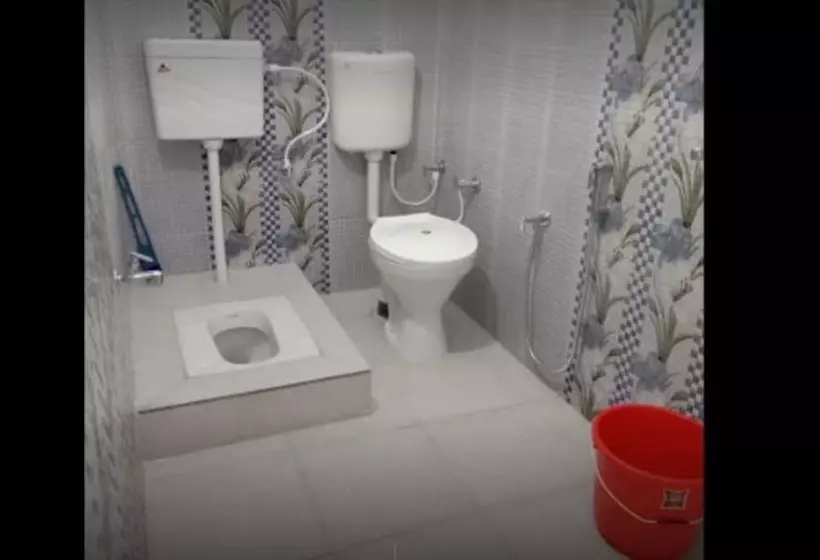 ホテル Vivek Palace And Restaurant, Barkot