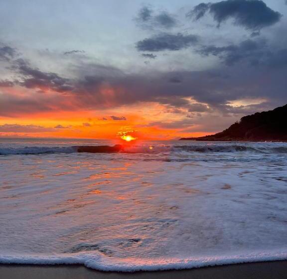 تختخواب و صبحانه Karaöz Lighthouse Bungalow