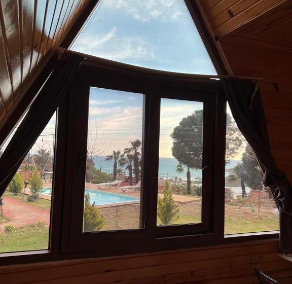 تختخواب و صبحانه Karaöz Lighthouse Bungalow