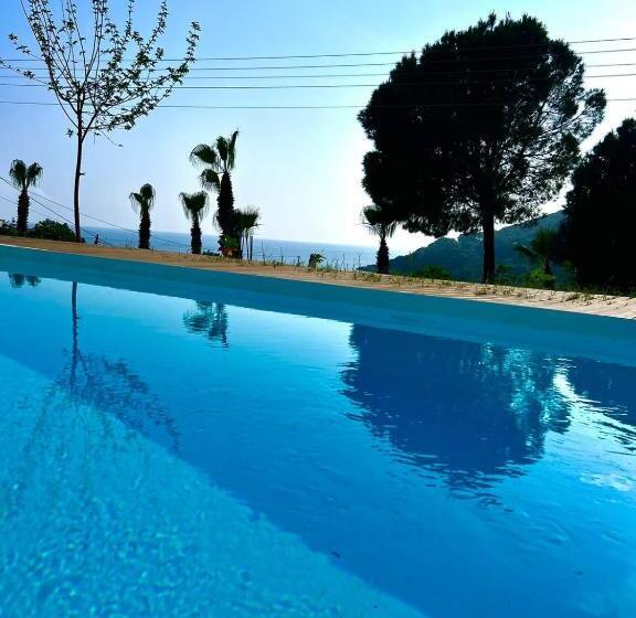 تختخواب و صبحانه Karaöz Lighthouse Bungalow