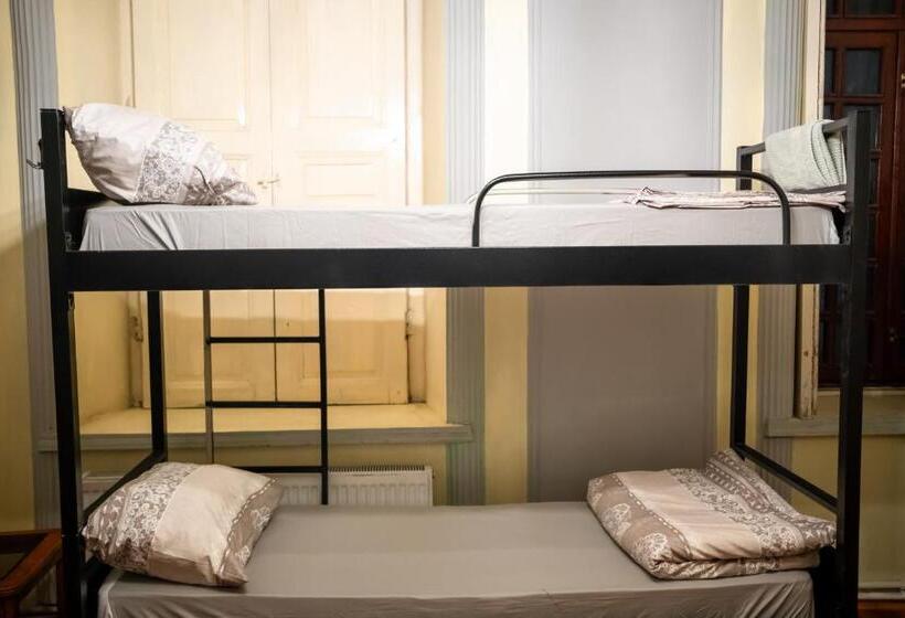 Flora Music & Art Hostel