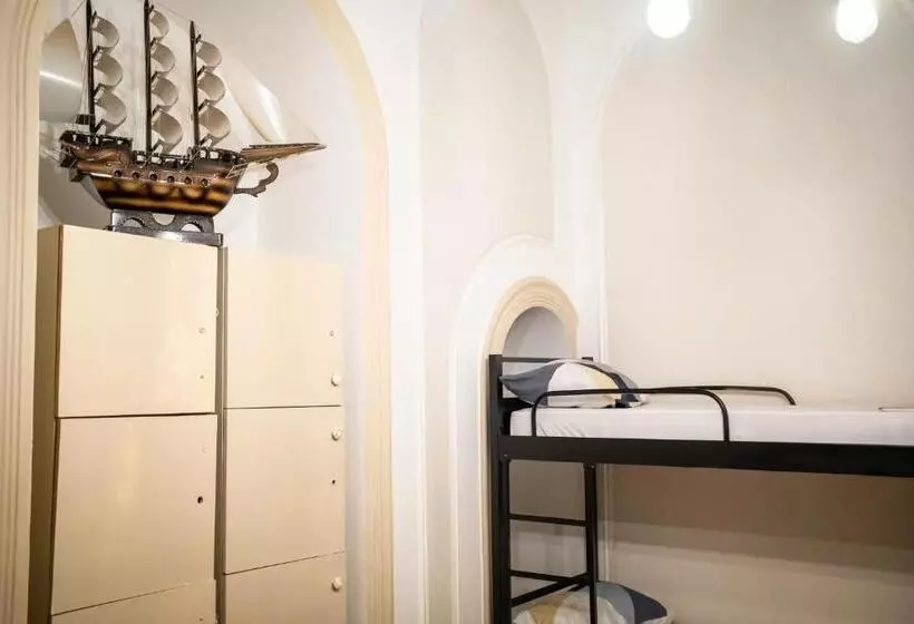 Flora Music & Art Hostel