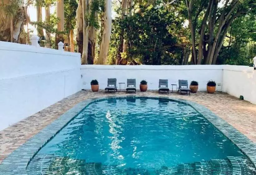 Hotelli Blaauwklippen Manor By Newmark