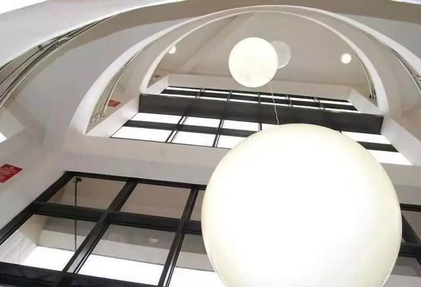 Brain B Hotel And Suites