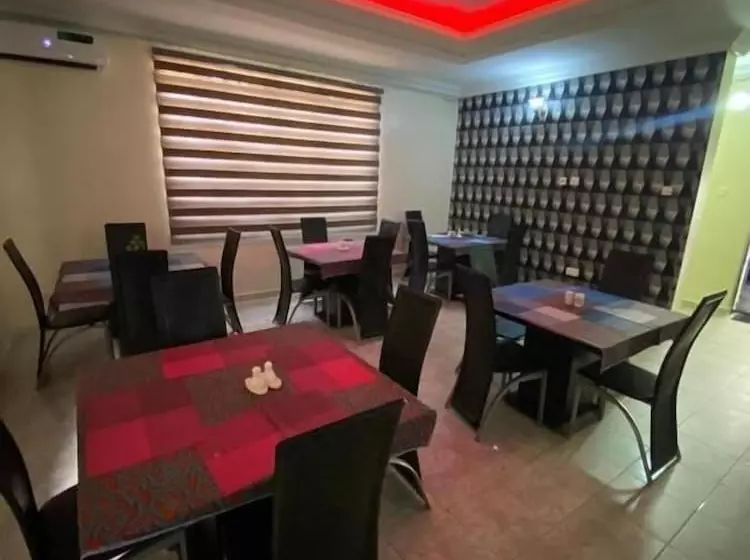 Brain B Hotel And Suites