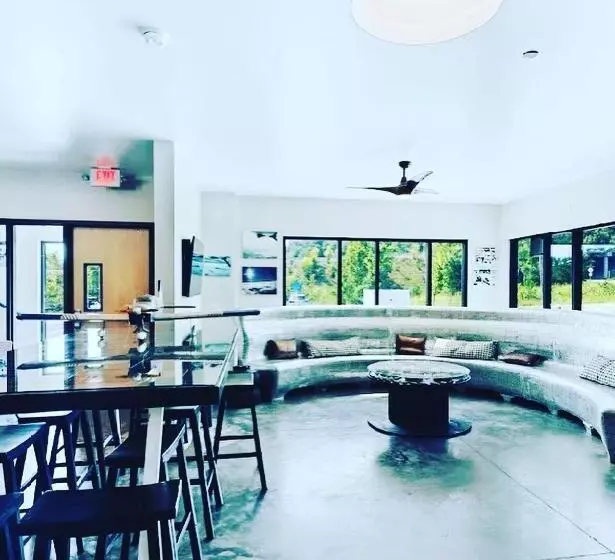 Hotelli Pilot Four Room For Two Near Hidden Valley Ski