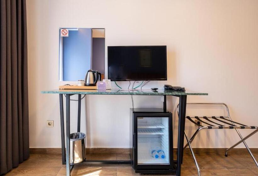 ホテル Deluxe Rooms & Suites By Wisteria