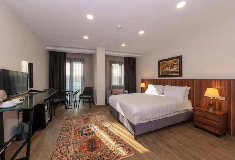 ホテル Deluxe Rooms & Suites By Wisteria