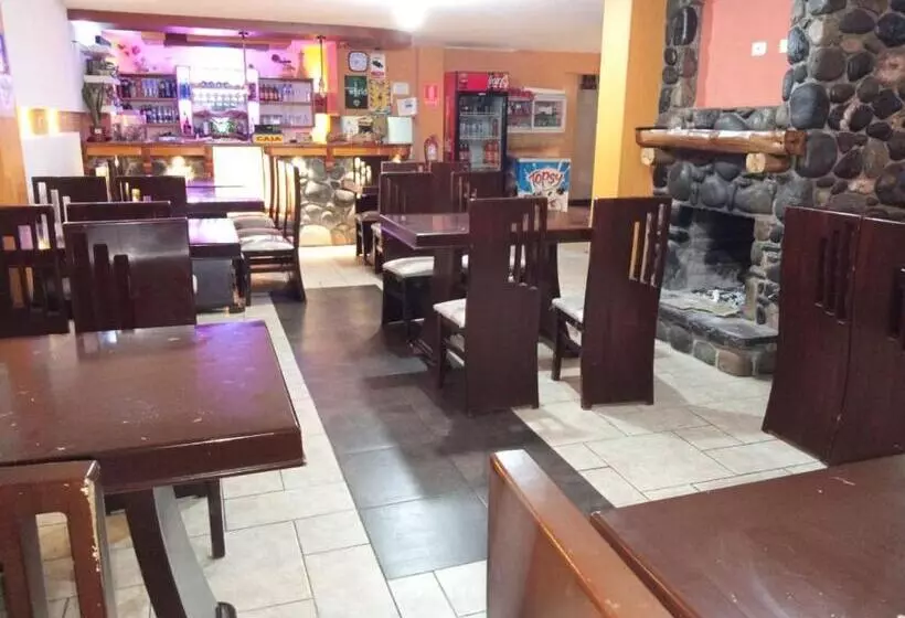 Hotelli Hostal Restaurante El Fogon Campero
