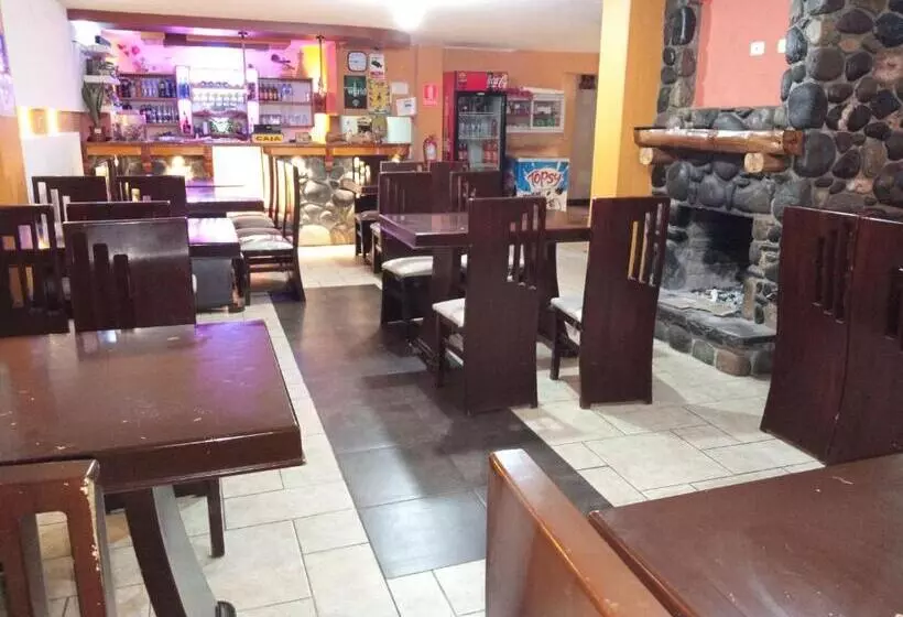 Hotelli Hostal Restaurante El Fogon Campero