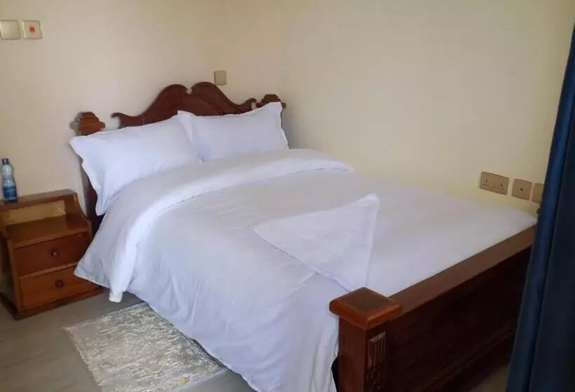 هتل Lanaca Resort
