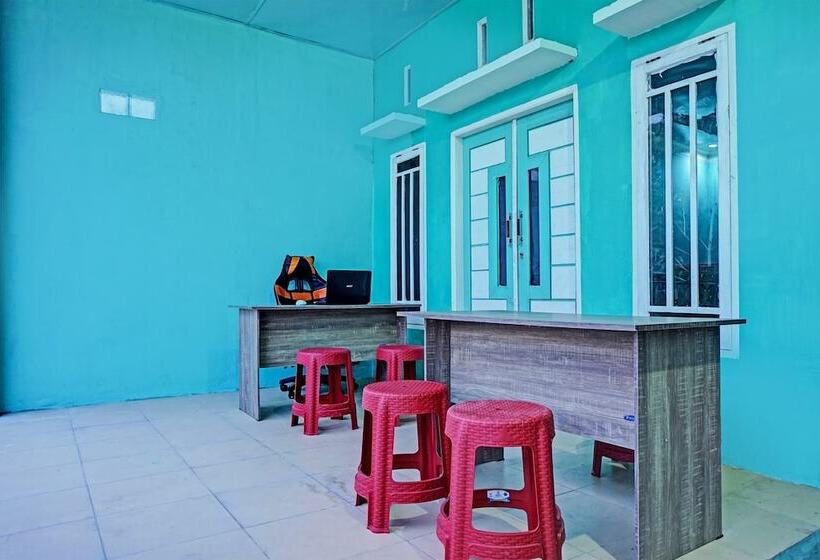 Отель Oyo 93298 Barito House