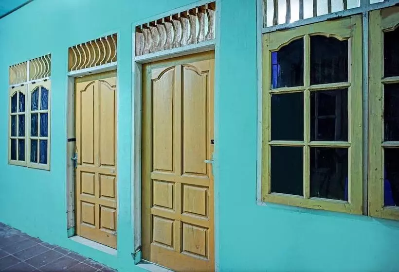 ホテル Oyo 93298 Barito House