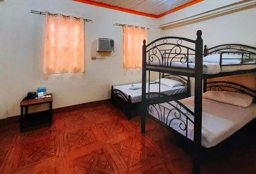 Hotelli Reddoorz @ Johsons Pension House Butuan City