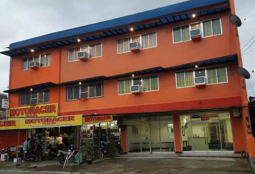 Hotelli Reddoorz @ Johsons Pension House Butuan City