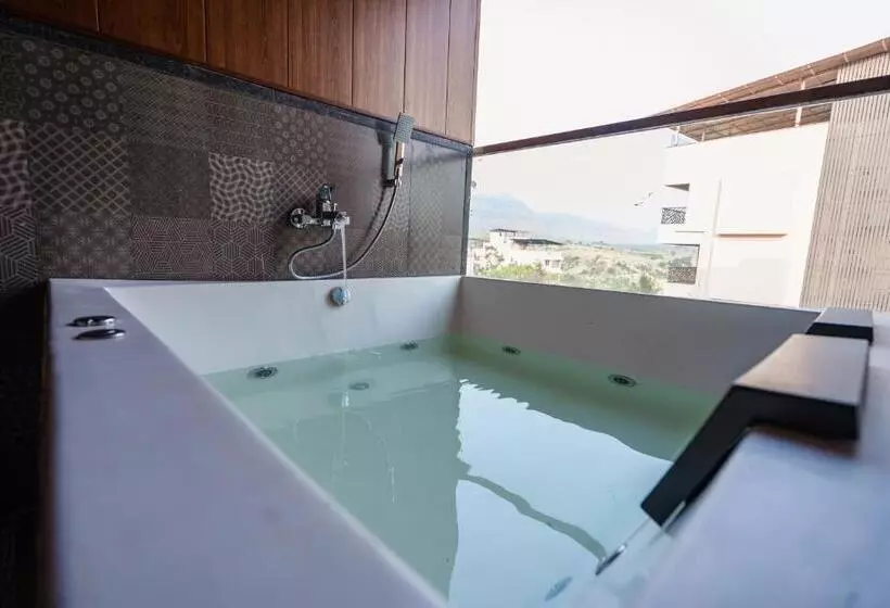 Hotelli Regenta Place Igatpuri