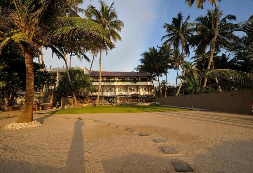 ホテル Tantalize Beach