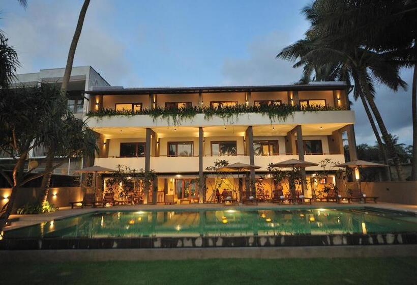 ホテル Tantalize Beach