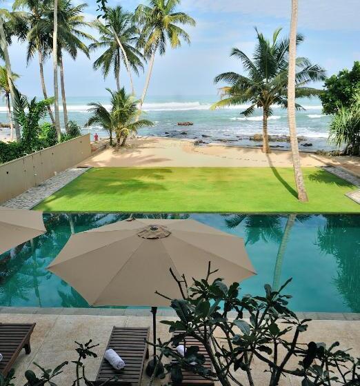 ホテル Tantalize Beach