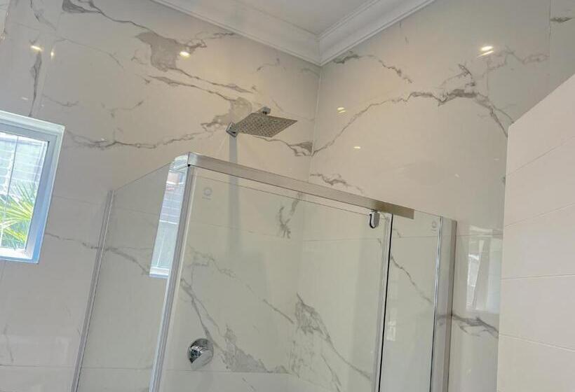 Pension Arterial Guest House