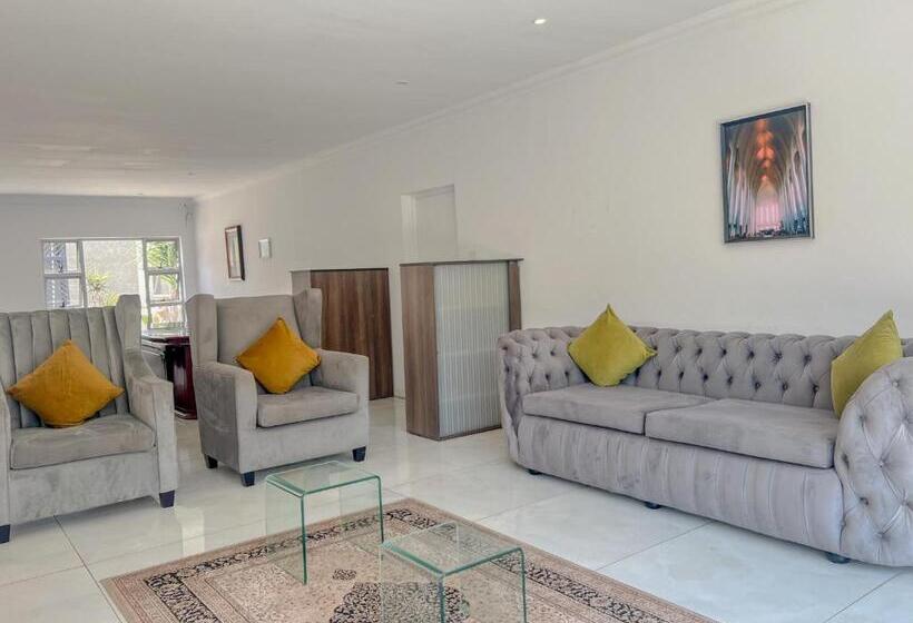 Pension Arterial Guest House