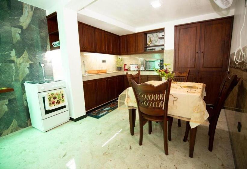 펜션 Pavan Apartments