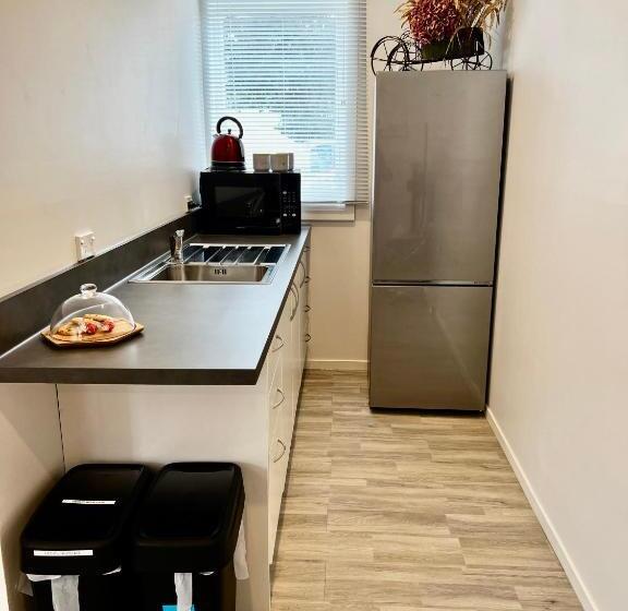 بنسيون Short Stay  Entire Guesthouse!