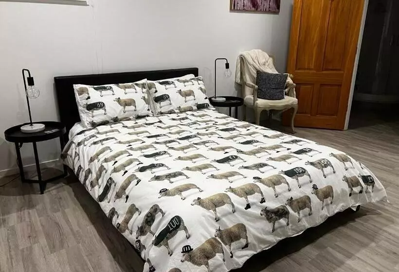 ペンション Short Stay  Entire Guesthouse!