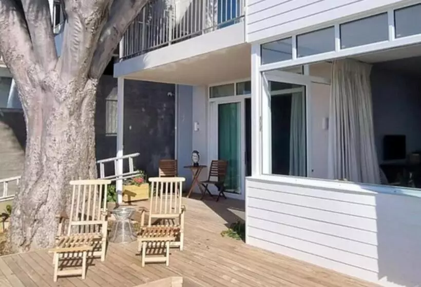 Majatalo The Dragon Tree Guesthouse