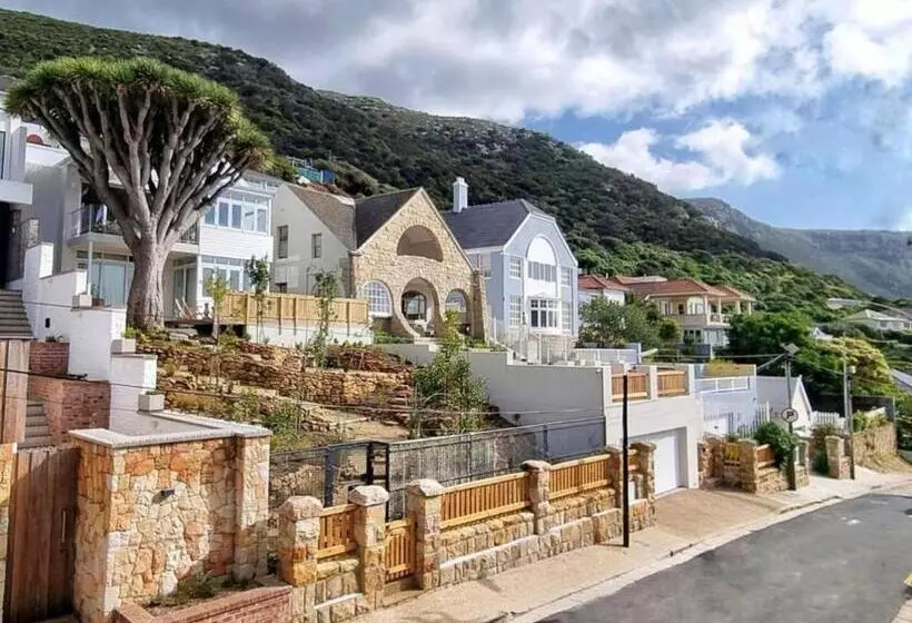 Majatalo The Dragon Tree Guesthouse