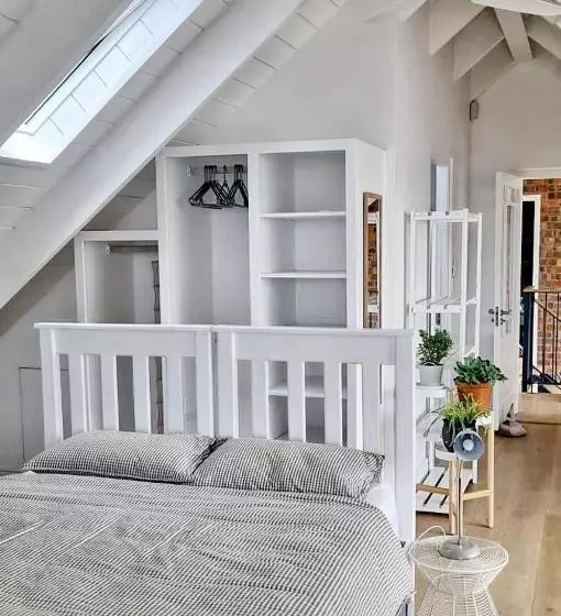 Majatalo The Dragon Tree Guesthouse