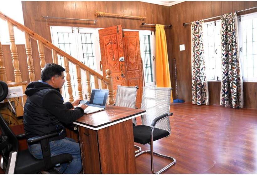 پانسیون White House Cottage