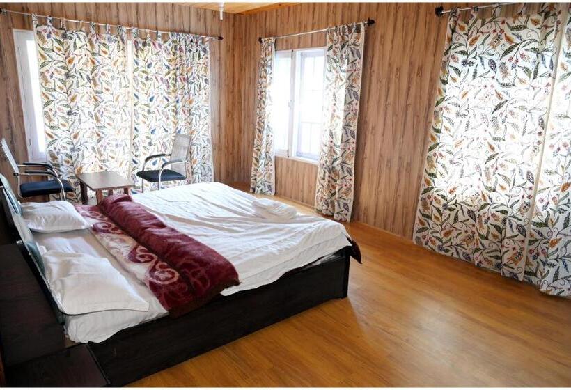 پانسیون White House Cottage