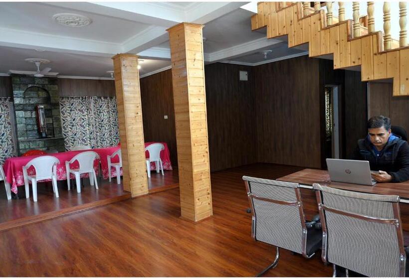 پانسیون White House Cottage