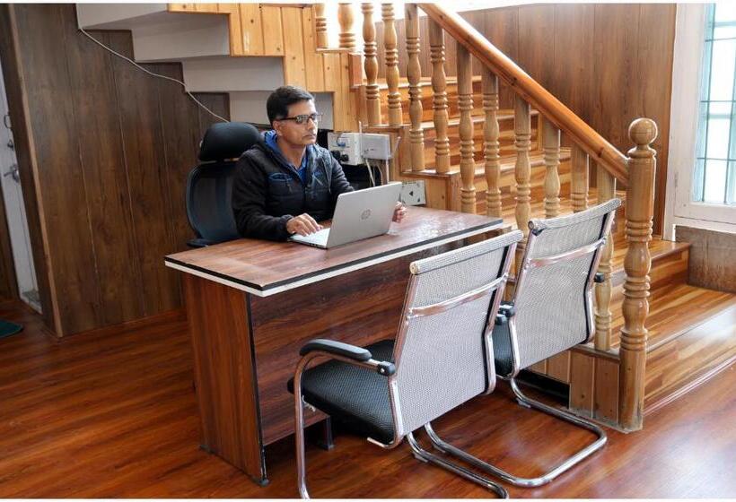 پانسیون White House Cottage