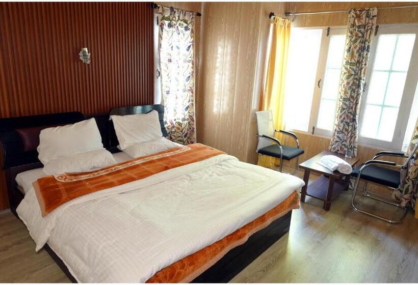 پانسیون White House Cottage