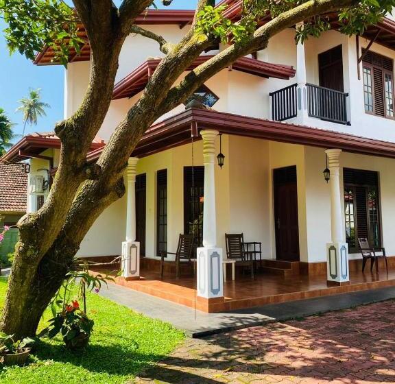 بنسيون White Villa