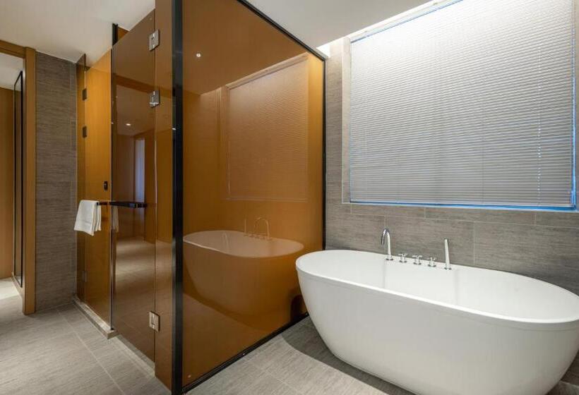 Atour Hotel Xiamen Meifeng Binhai Romantic Line